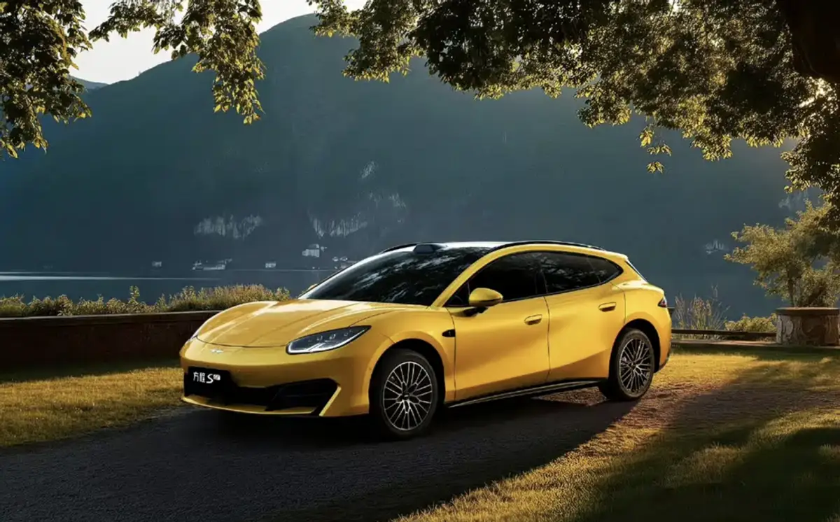 Fang Cheng Bao Formula S GT สีเหลือง ตัวถังชูตติ้งเบรก