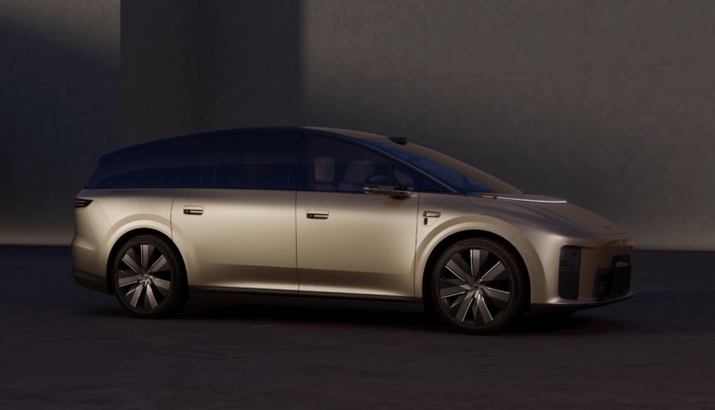 Li Auto i9 มุมด้านข้าง แสดงรูปทรงตัวถังลู่ลม